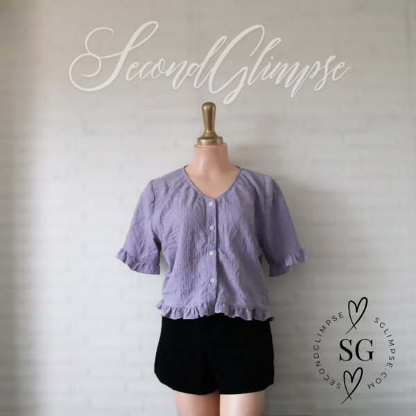 Casual Lavender Button-Down Blouse with Ruffle Hem and Short Sleeves